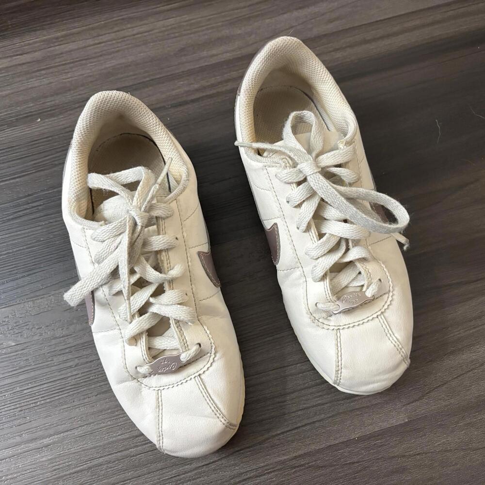 Nike Cortez Basic SL Low Phantom Youth Size 3.5Y White Metallic Bronze